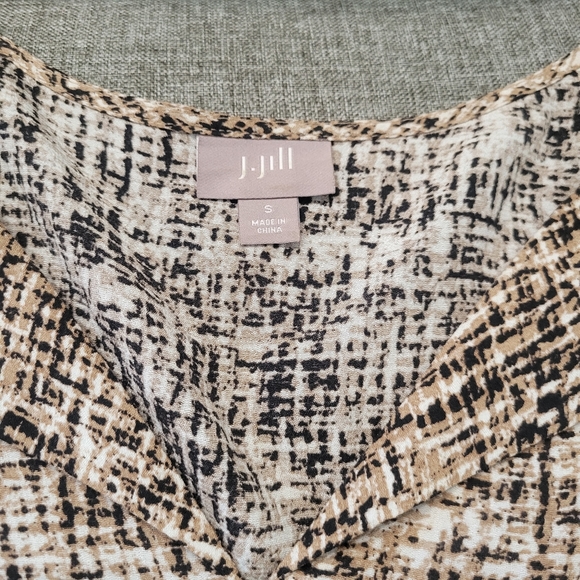 J Jill Pullover V-Neck Blouse - Picture 4 of 8